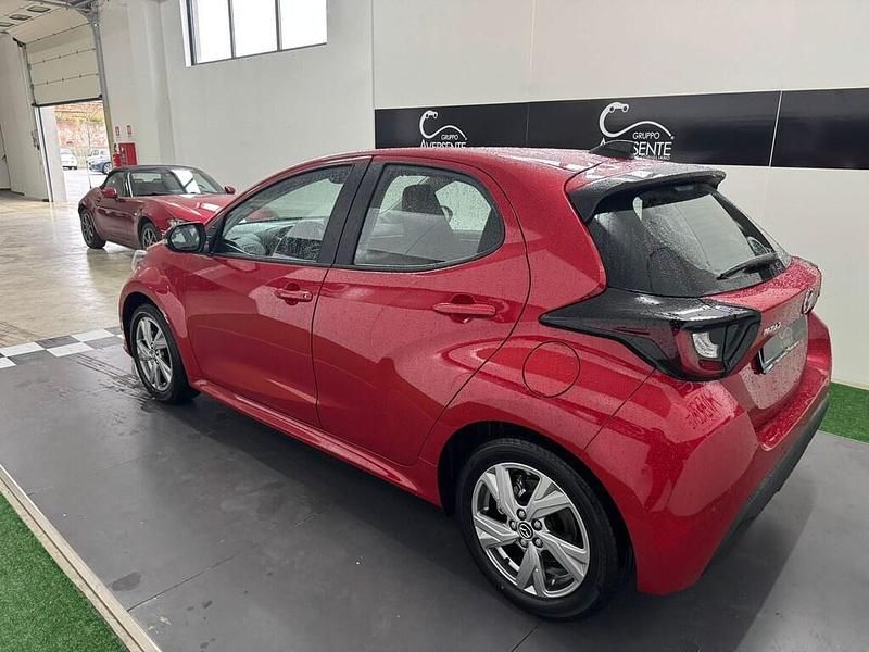 Nuova Mazda 2 116 CV (85 kW) 2025 Formal red Utilitaria