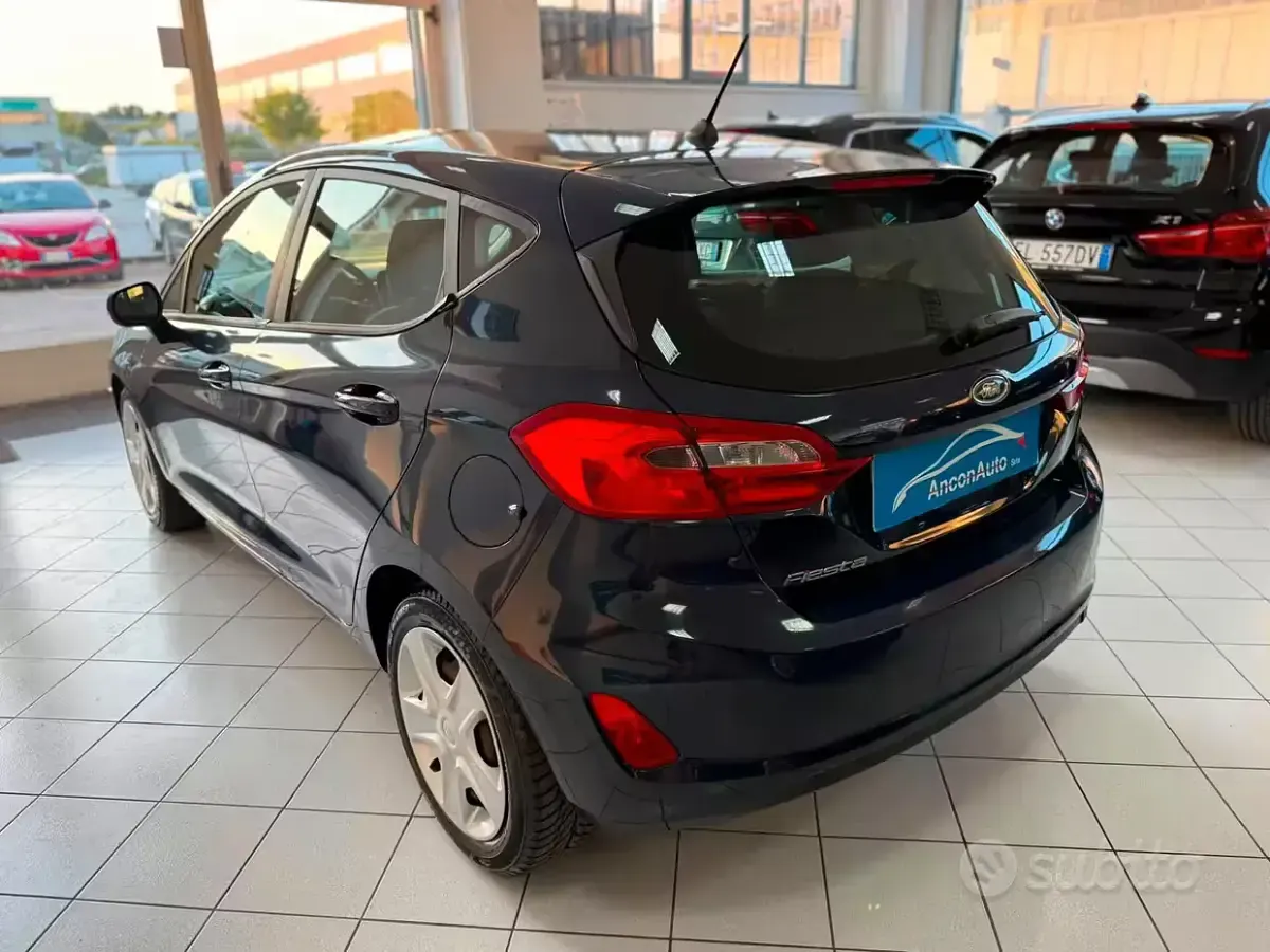 Usata Ford Fiesta 85 CV (62 kW) 2017 Blu Utilitaria