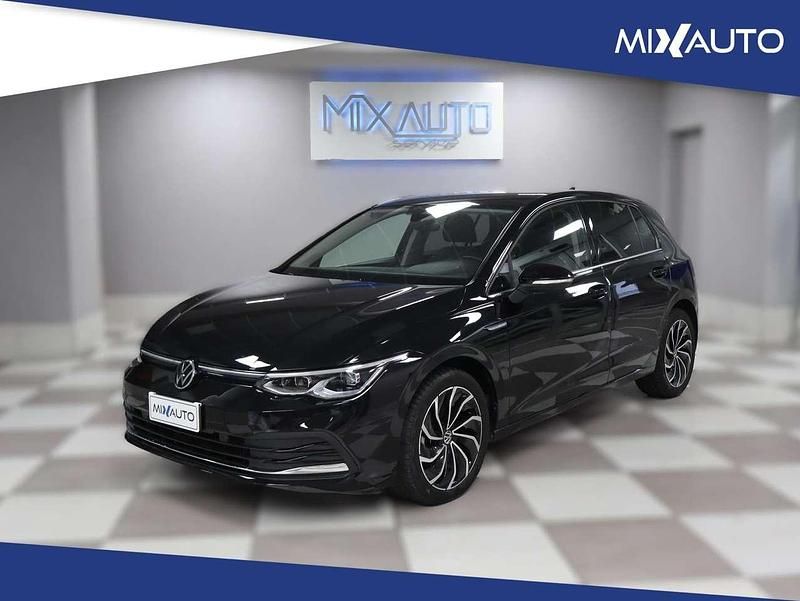 Nero Usata 2021 VW Golf VIII Style Tre volumi | 20.900 € (Ottimo prezzo) - Immagine 1/4