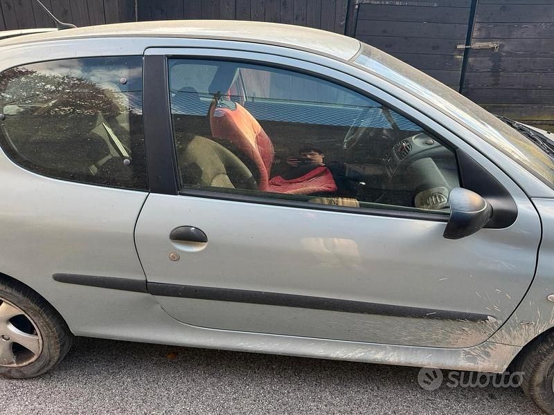 Usata Peugeot 206 69 CV (50 kW) 2001 Berlina