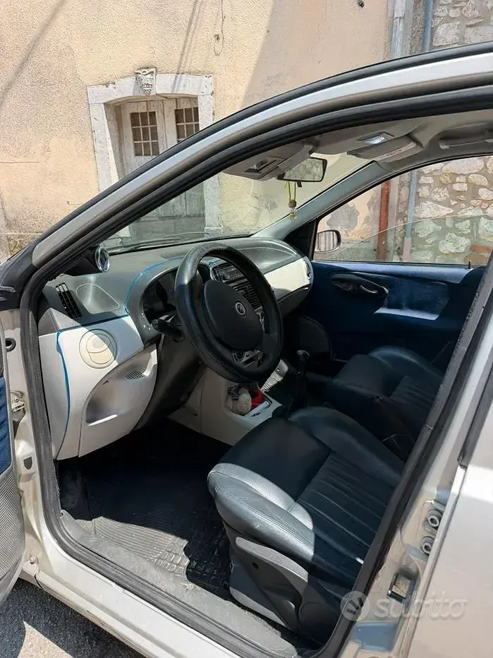 Usata Fiat Punto 69 CV (50 kW) 2005 Grigio Utilitaria