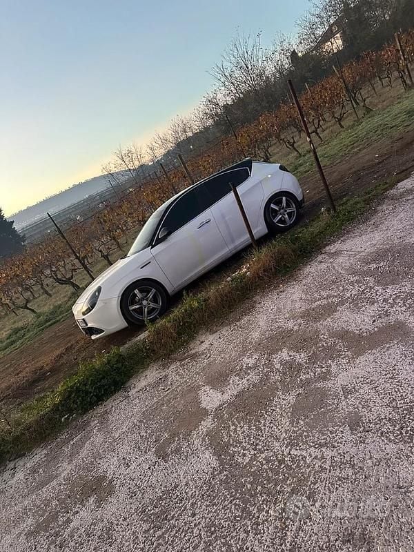 Usata Alfa Romeo Giulietta Progression 170 CV (125 kW) 2010 Bianco Utilitaria