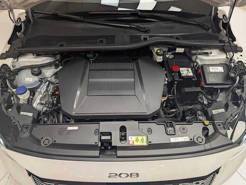 Usado Peugeot e-208 GT 100 kW (136 CV) 2022 Blanco Utilitario