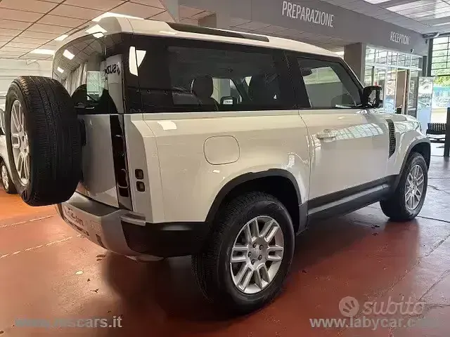 Usata Land Rover Defender S 200 CV (147 kW) 2024 Bianco SUV