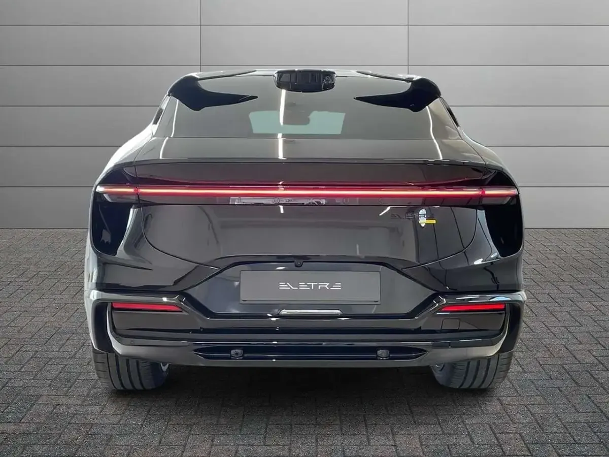 Nuova Lotus Eletre 250 kW (340 CV) 2026 Nero stellar SUV