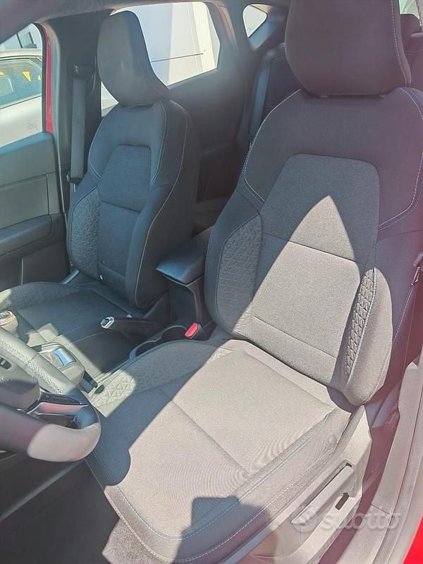 Usata Renault Captur Evolution 100 CV (73 kW) 2024 Rosso SUV