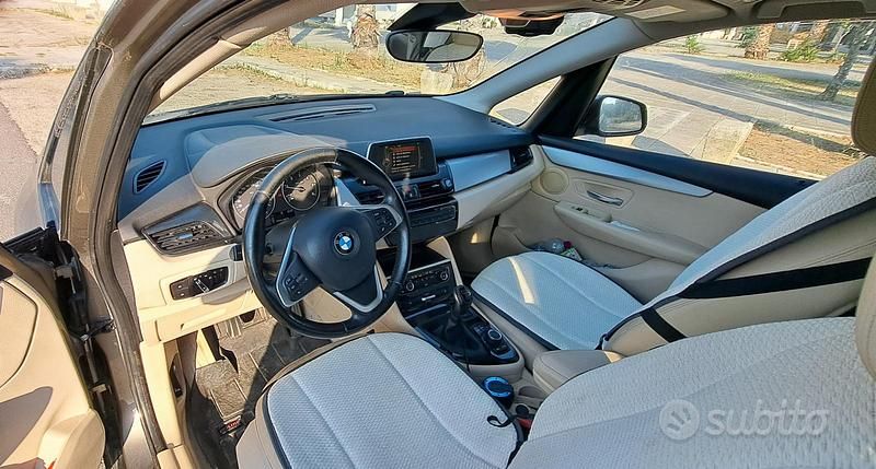 Usata BMW 218 Active Tourer 150 CV (110 kW) 2014 Grigio Monovolume