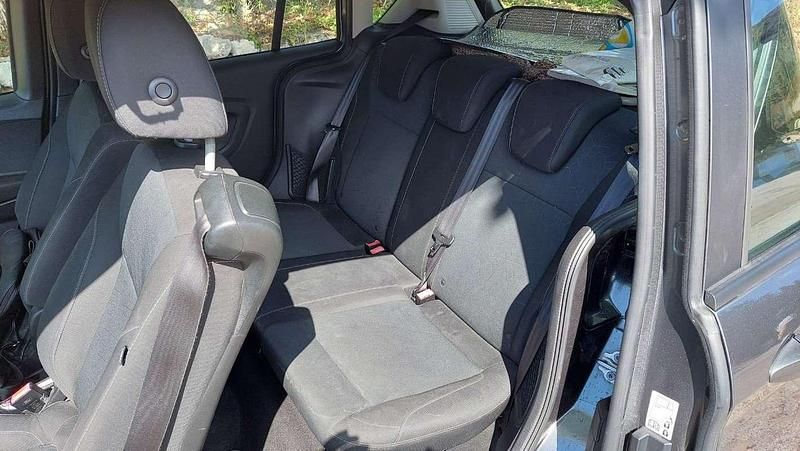 Usata Ford B-MAX Titanium 75 CV (55 kW) 2015 Grigio Monovolume