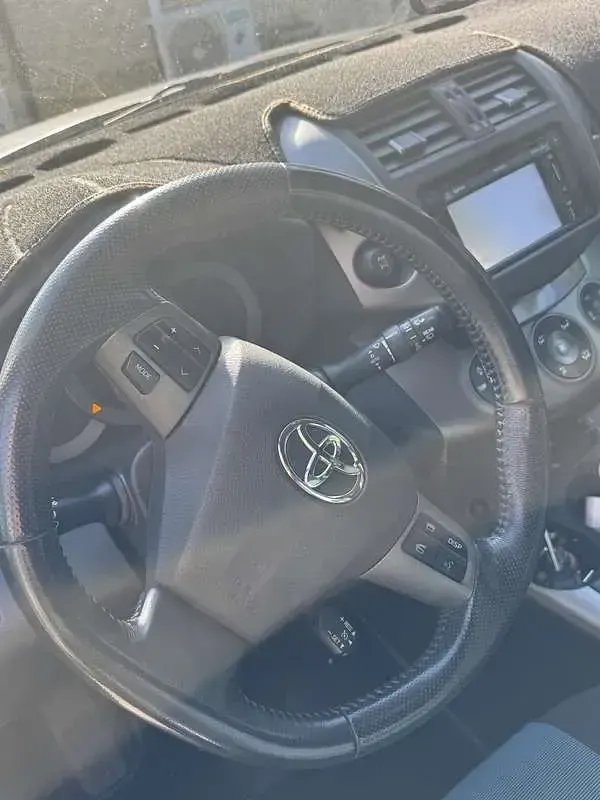 Usata Toyota RAV4 Luxury 150 CV (110 kW) 2011 SUV