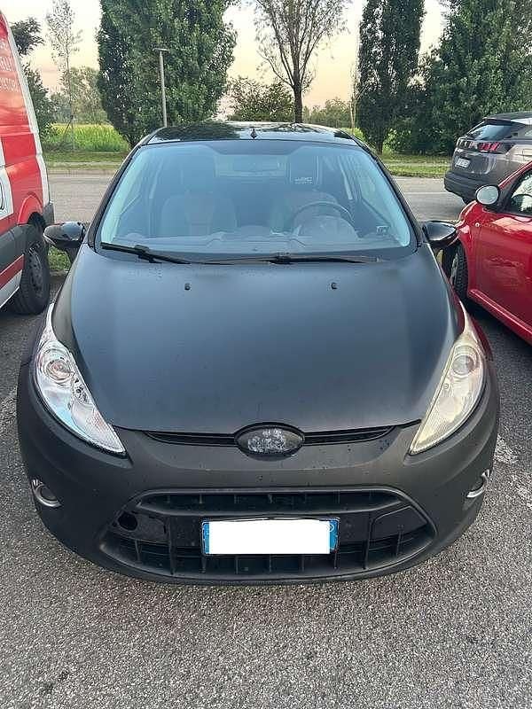 Blu/azzurro Usata 2009 Ford Fiesta Due volumi | 2500 € (Super prezzo) - Immagine 1/4