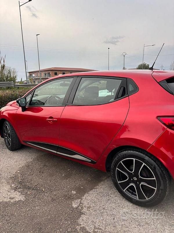 Usata Renault Clio IV 75 CV (55 kW) 2014 Rosso Berlina
