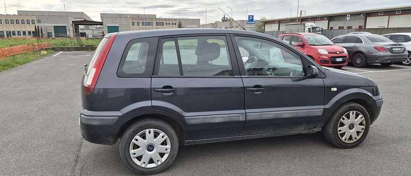 Usata Ford Fusion 101 CV (74 kW) 2006 Blu/azzurro Utilitaria