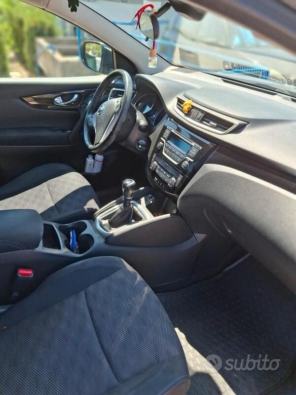 Usata Nissan Qashqai 110 CV (80 kW) 2015 Grigio SUV