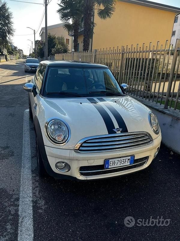 Bianco Usata 2012 Mini Cooper Utilitaria | 4500 € (Buon prezzo) - Immagine 1/4