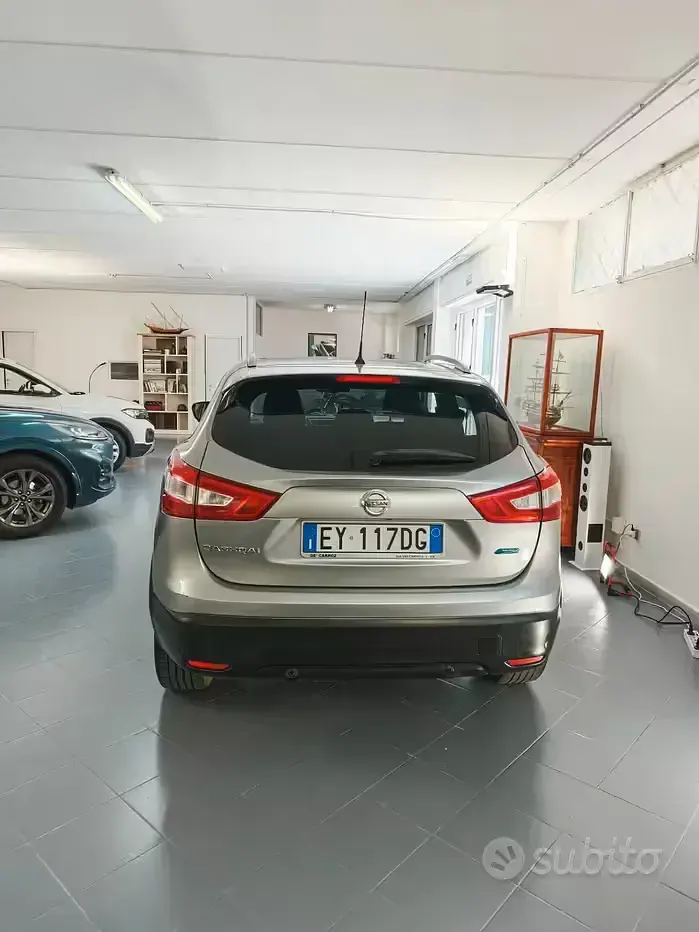 Usata Nissan Qashqai Tekna 110 CV (80 kW) 2014 Grigio SUV