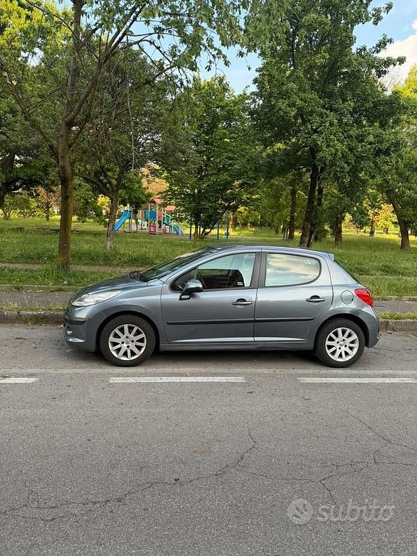 Usata Peugeot 207 75 CV (55 kW) 2008 Grigio Berlina
