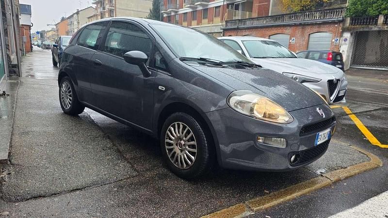 Usata Fiat Punto Street 75 CV (55 kW) 2014 Grigio Berlina