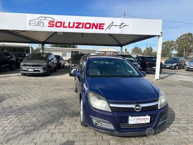 Usata Opel Astra Club 101 CV (74 kW) 2007 Blu Station wagon