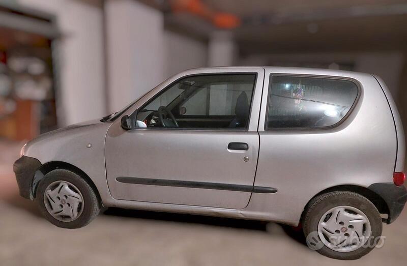 Usato 2006 Fiat 600 1.1 Benzin (2.500 €)