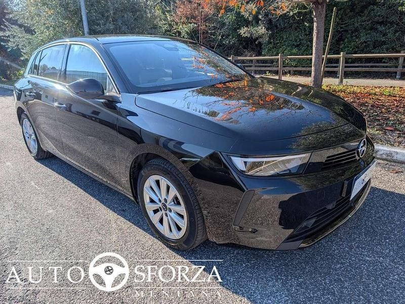 Nero Usata 2024 Opel Astra Edition Berlina | 22.900 € (Ottimo prezzo) - Immagine 1/4