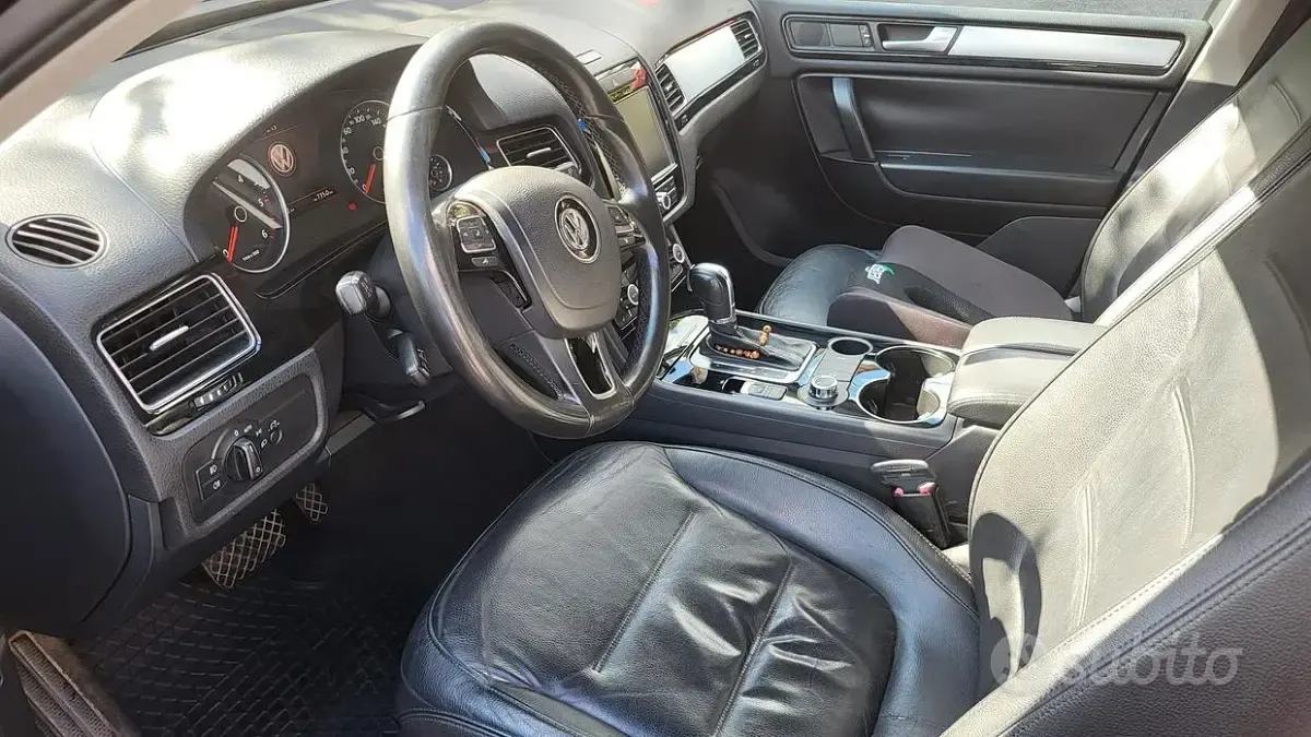 Usata VW Touareg 245 CV (180 kW) 2013 Nero SUV
