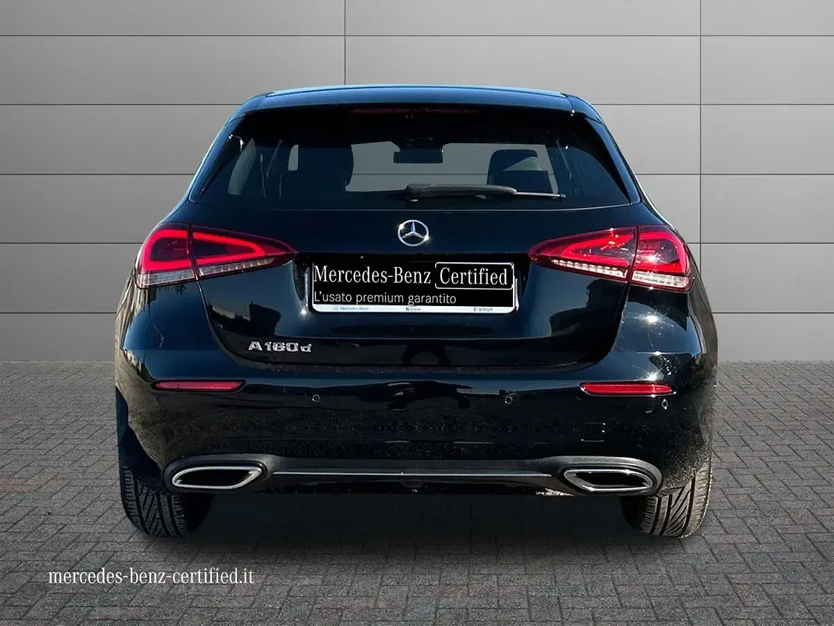 Usata Mercedes A180 Sport 116 CV (85 kW) 2018 Nero Berlina