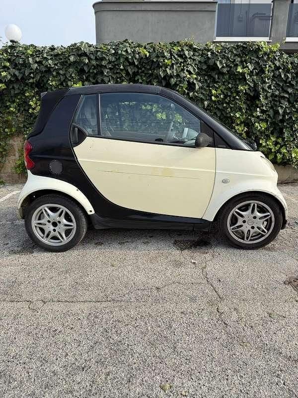 Usata Smart ForTwo Cabrio Passion 61 CV (44 kW) 2003 Nero Cabrio