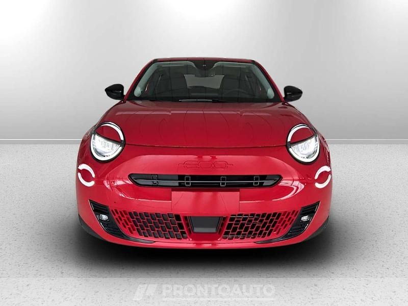 Usata Fiat 600 Red 61 kW (84 CV) 2023 Rossoselleria specifica red SUV