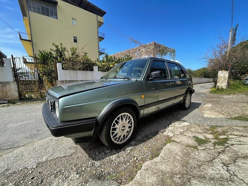 Begagnad VW Golf II GTD 69 HK (50 kW) 1988 Grön Halvkombi