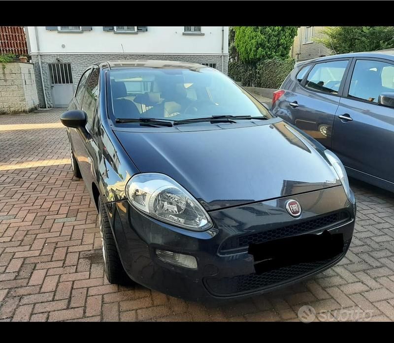 Usata Fiat Grande Punto 65 CV (47 kW) 2018 Nero Utilitaria