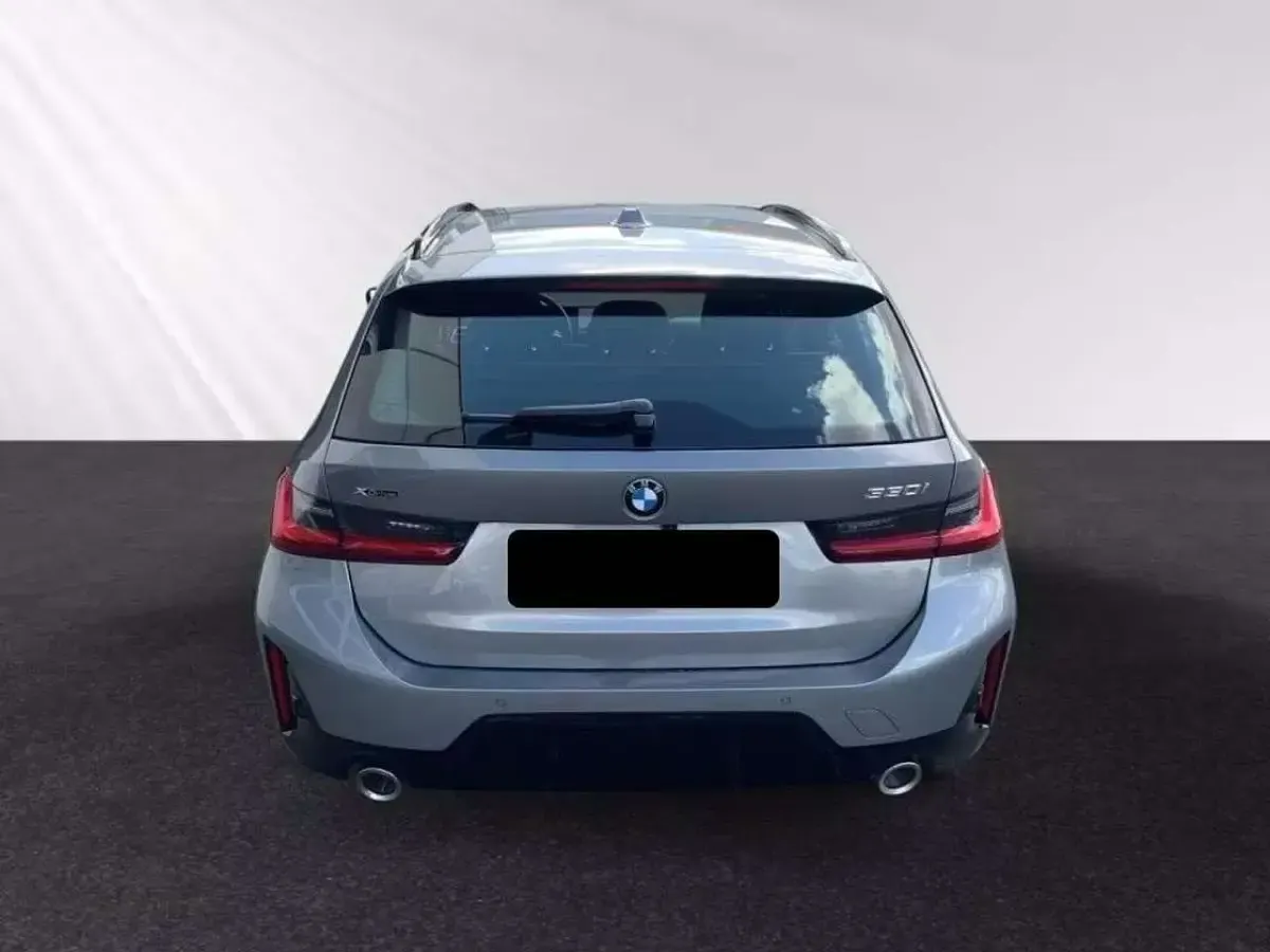 Usata BMW 330 M Sport 245 CV (180 kW) 2024 Skyscraper grau Station wagon