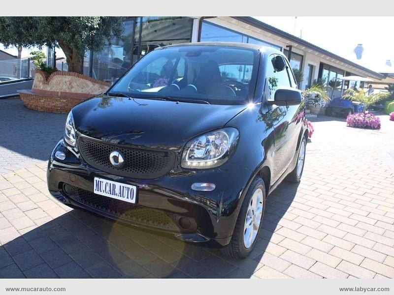 Nero Usata 2017 Smart ForTwo Coupé Passion Due volumi | 12.000 € (Buon prezzo) - Immagine 1/4