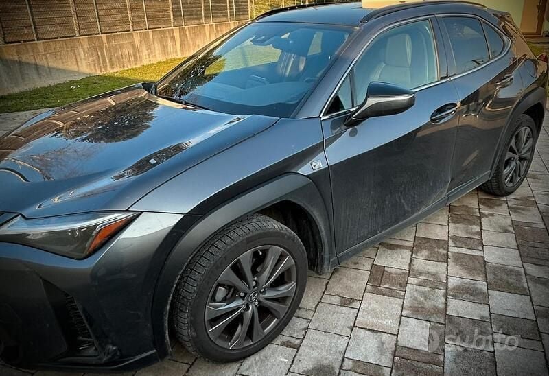 Usata 2023 Lexus UX SUV | 29.000 € (Buon prezzo) - Immagine 1/4
