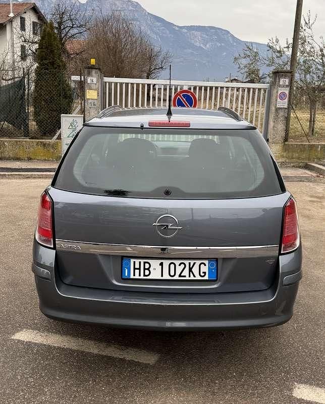 Usata Opel Astra 125 CV (91 kW) 2006 Station wagon