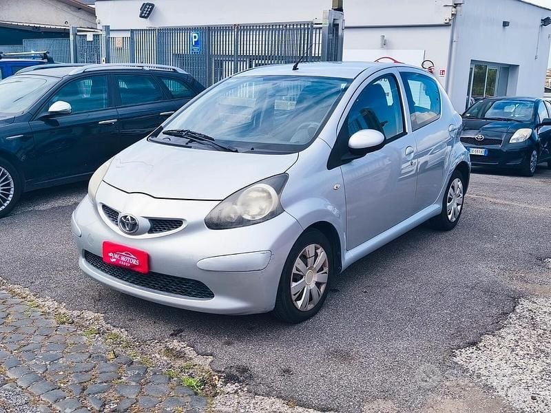 Usata Toyota Aygo 68 CV (50 kW) 2008 Grigio Utilitaria