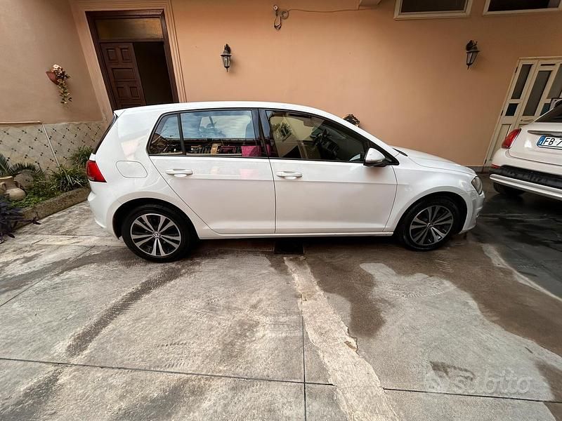 Usata VW Golf VII 90 CV (66 kW) 2014 Bianco Berlina