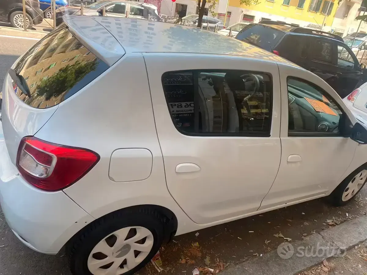 Usata Dacia Sandero 90 CV (66 kW) 2016 Bianco Utilitaria