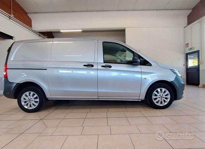 Usata Mercedes Vito 163 CV (119 kW) 2020 Grigio Furgone