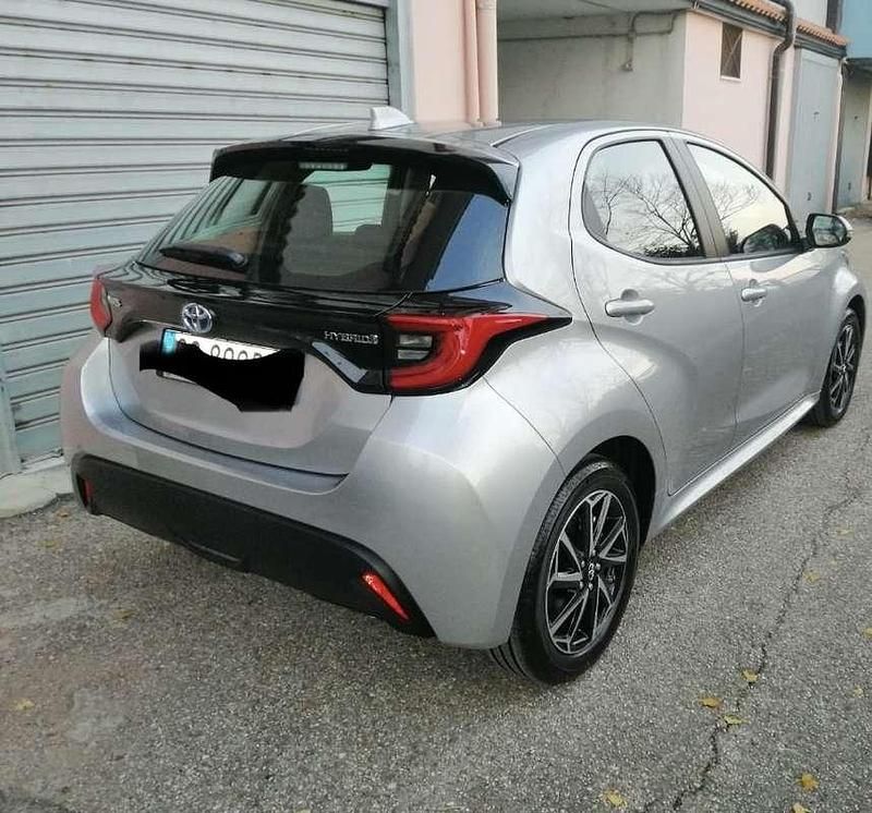 Usata Toyota Yaris Hybrid Trend 116 CV (85 kW) 2024 Berlina