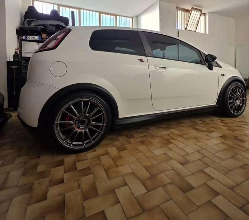 Usata 2008 Abarth Grande Punto Due volumi | 11.000 € (Cara) - Immagine 1/4