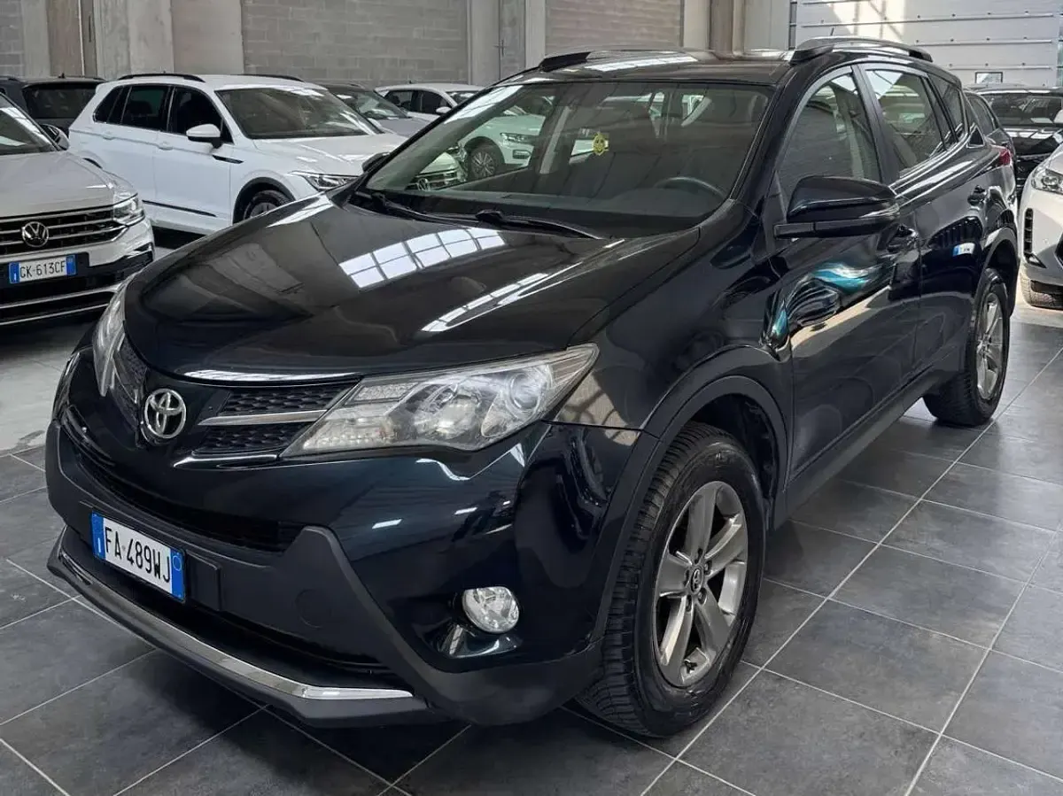 Usata Toyota RAV4 Active 124 CV (91 kW) 2015 Nero SUV