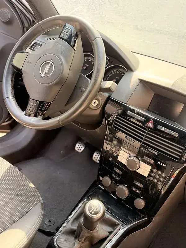 Usata Opel Astra GTC 136 CV (100 kW) 2007