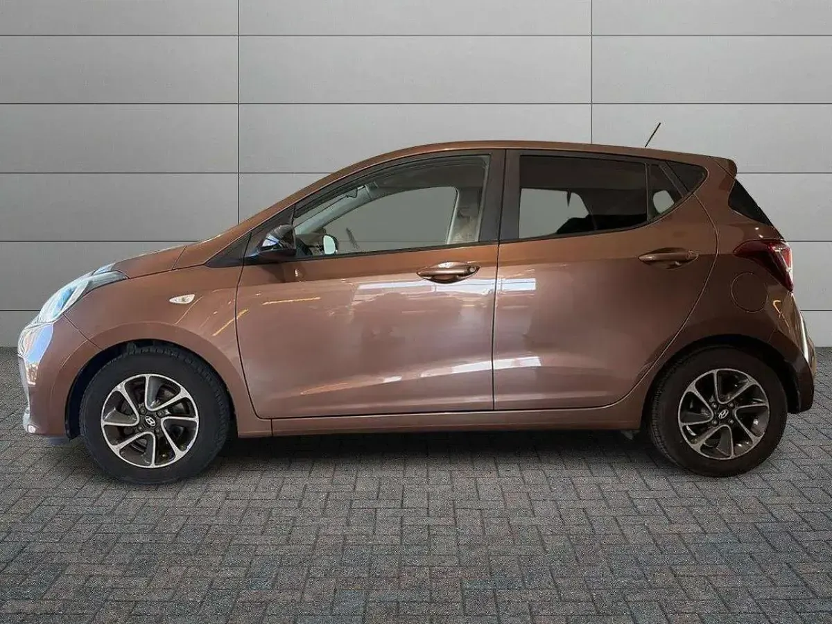Usata Hyundai i10 Comfort 67 CV (49 kW) 2019 Marrone Utilitaria