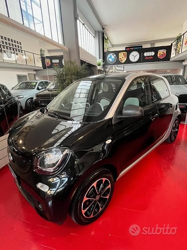 Usata Smart ForFour Passion 72 CV (52 kW) 2015 Nero Utilitaria