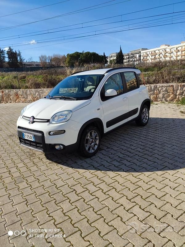 Usata Fiat Panda 4x4 S 75 CV (55 kW) 2014 Bianco Utilitaria