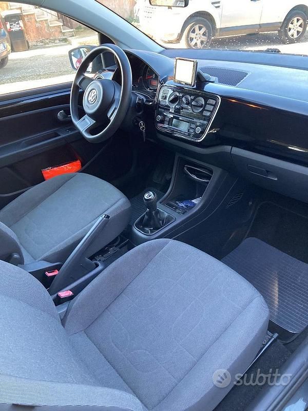 Usata VW up! Move 75 CV (55 kW) 2016 Nero Utilitaria