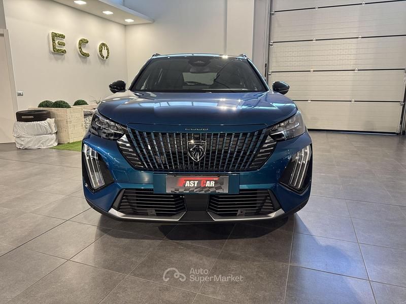 Nuova Peugeot 2008 GT 136 CV (100 kW) 2025 Blu/azzurro SUV