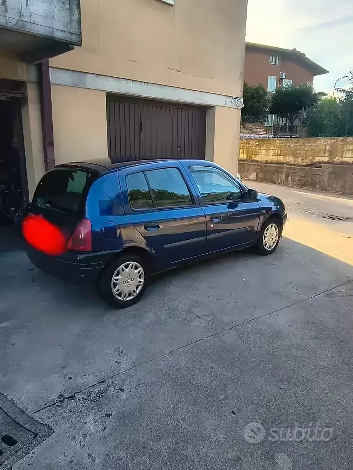 Usata Renault Clio II 75 CV (55 kW) 1998 Bluazzurro Berlina