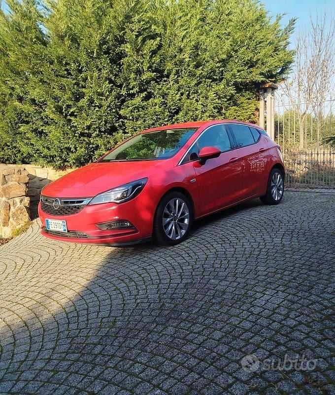 Rosso Usata 2016 Opel Astra Dynamic Berlina | 7499 € (Ottimo prezzo) - Immagine 1/4