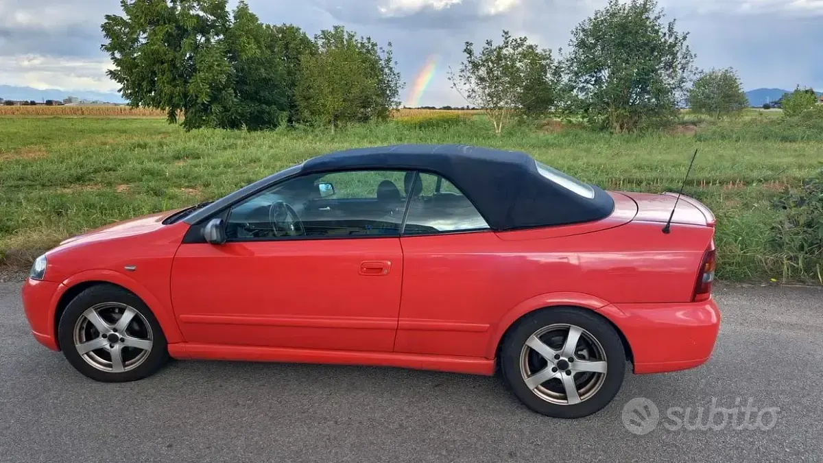 Usata Opel Astra 101 CV (74 kW) 2003 Rosso Cabrio